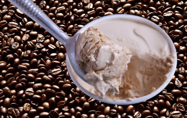 Kávový mrazený krém  zmrzlina |
