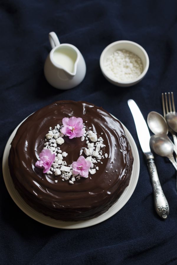 Nahá čokoládová torta |