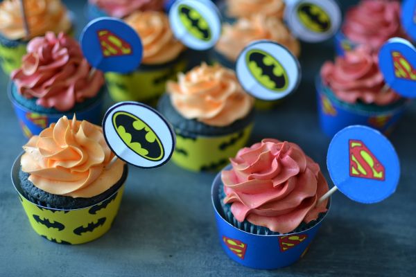 Batman vs. Superman cupcakes s citrónovým krémom ...