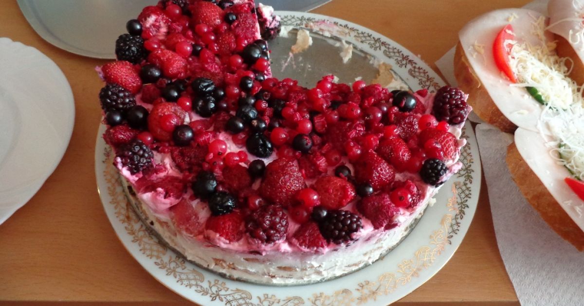 Letná jahodovo-smotanová osviežujúca nepečená tortička ...