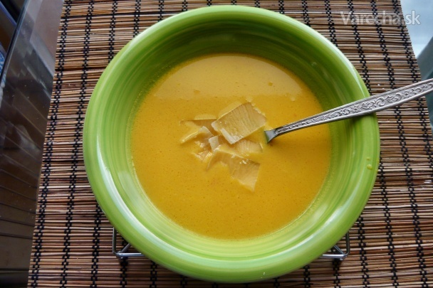 Mrkvovo-kokosová polievka s chilli recept