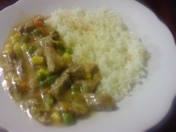 Fotorecept: Bravčové mäso na zelenine a ryža