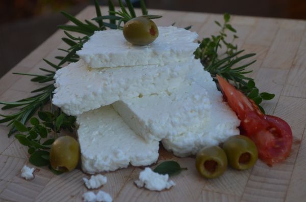 Domáci balkánsky syr