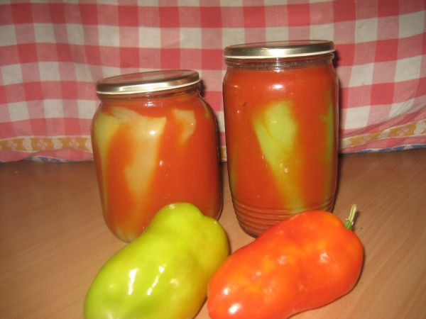 Zavárané papriky v paradajkovej šťave