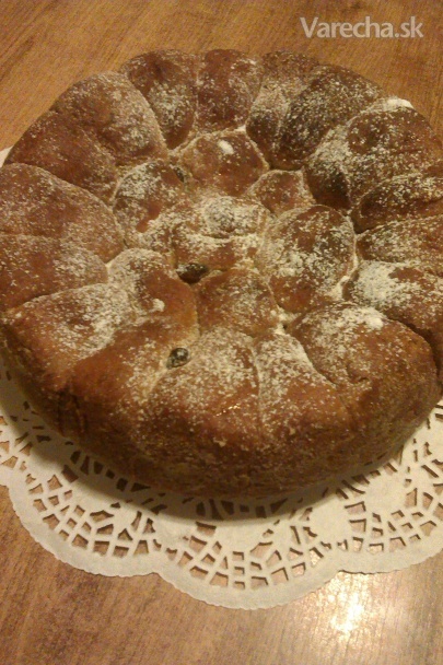 Orechovo-slivkový kysnutý koláč (fotorecet) recept