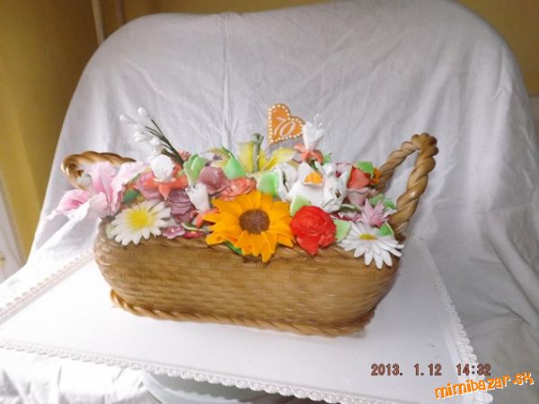 torta košík s kvetmi