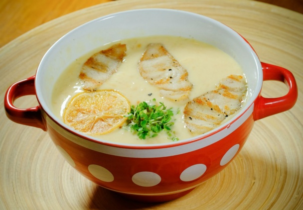 Biela polievka s morčacím mäsom a ryžou recept