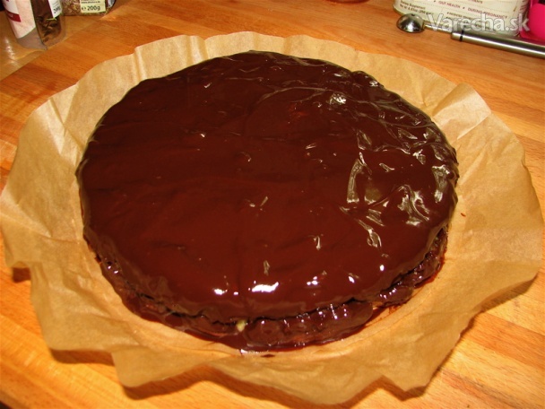 Čokoládová torta s orechovou plnkou (fotorecept) recept