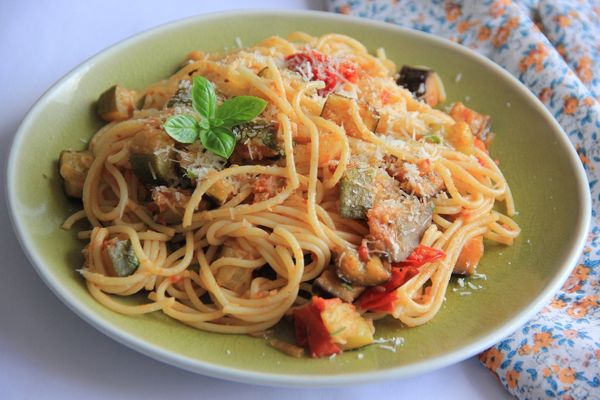 FOTORECEPT: Špagety s ratatouille