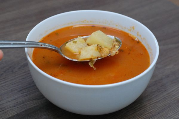 Kalerábová polievka s cícerom