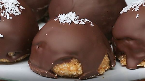 VIDEORECEPT: Kokosové bonbóny