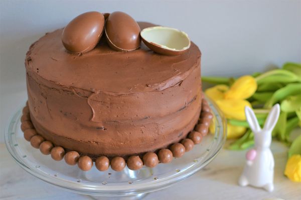 FOTORECEPT: Čokoládová veľkonočná torta